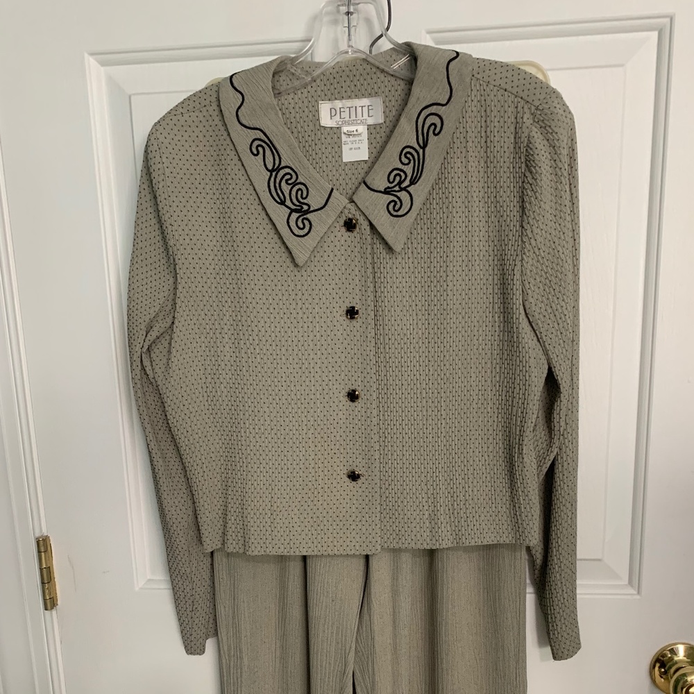 Ladies Petite 2 piece pants suit